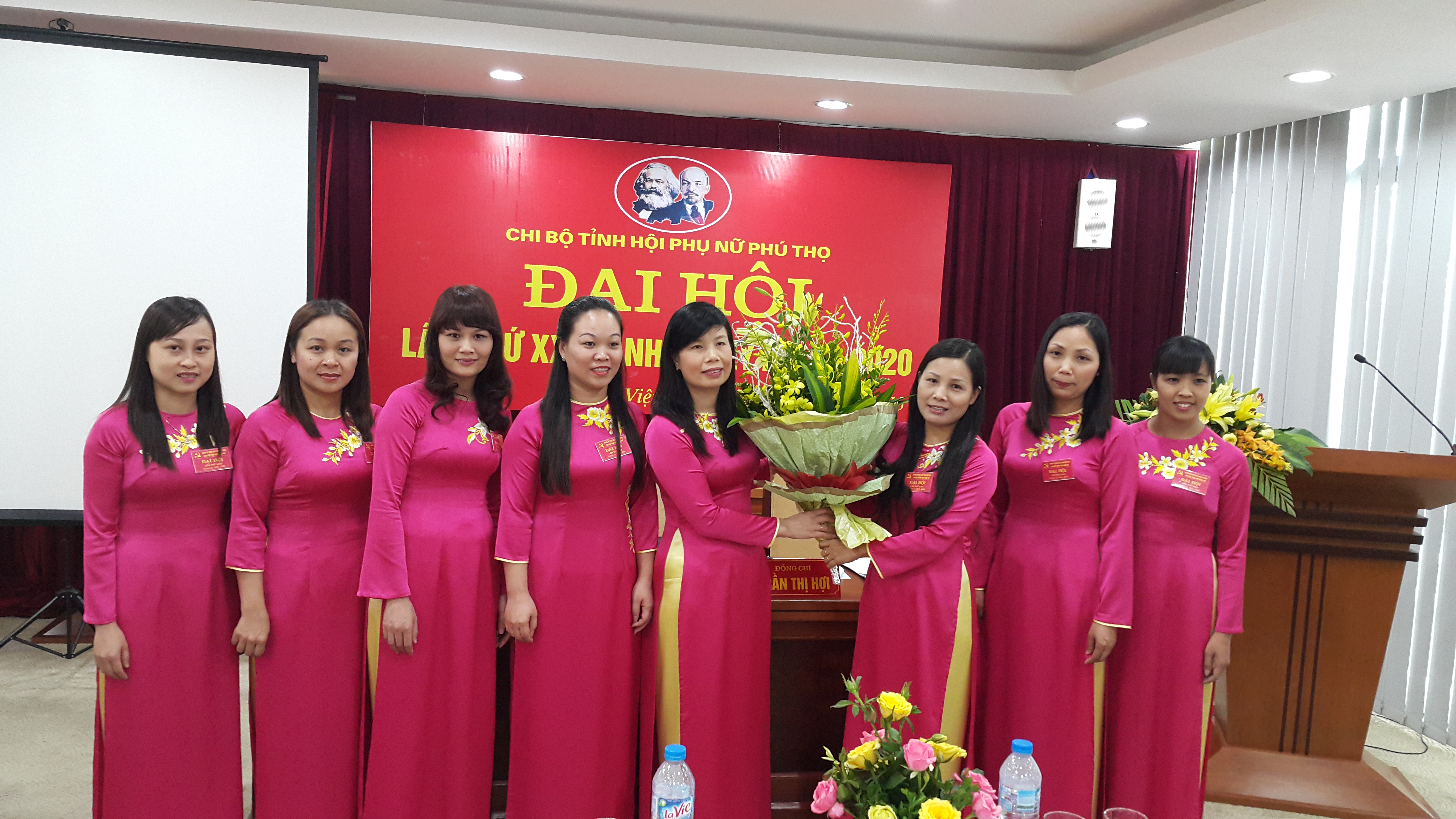 Chùm ảnh Đại hội chi bộ Tỉnh hội phụ nữ Phú Thọ lần thứ XXIII nhiệm kỳ 2015 - 2020