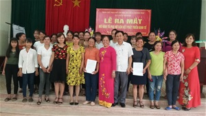 Hội LHPN xã Phúc Khánh ra mắt mô hình tổ phụ nữ liên kết may gia công và thêu xuất khẩu.