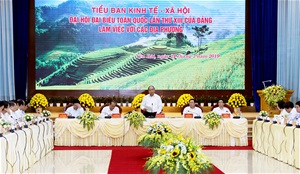 Thủ tướng Chính phủ nghe lãnh đạo các tỉnh miền núi phía Bắc góp ý cho chiến lược phát triển kinh tế - xã hội.