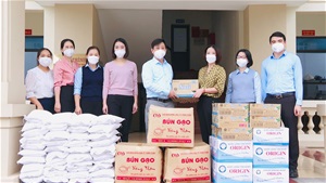 Vai trò của các cấp Hội Phụ nữ thành phố Việt Trì trong công tác phòng, chống dịch bệnh Covid-19 - Bảo vệ sức khỏe cộng đồng.