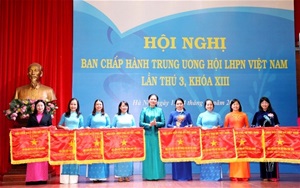 Hội LHPN tỉnh Phú Thọ được Trung ương Hội LHPN Việt Nam tặng cờ dẫn đầu phong trào thi đua năm 2022