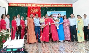 Hội LHPN huyện Thanh Ba: Ra mắt Câu lạc bộ Cha mẹ nuôi dạy con tốt và tổ chức các hoạt động nhân ngày gia đình Việt Nam 28/6 tại xã Khải Xuân