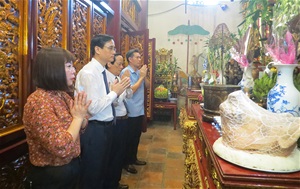Đoàn đại biểu MTTQ tỉnh Phú Thọ: Dâng hương tưởng niệm các Vua Hùng