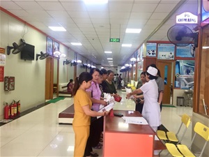 Hội LHPN huyện Phù Ninh phối hợp với Phòng khám Đa khoa Đức Chí tổ chức khám bệnh và cấp thuốc miễn phí cho hội viên phụ nữ trên địa bàn huyện