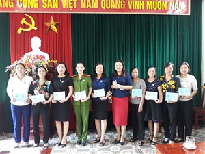 Hội LHPN huyện Cẩm Khê tổ chức Hội nghị sơ kết công tác Hội và phong trào Phụ nữ quý III, triển khai nhiệm vụ qúy IV/2018.